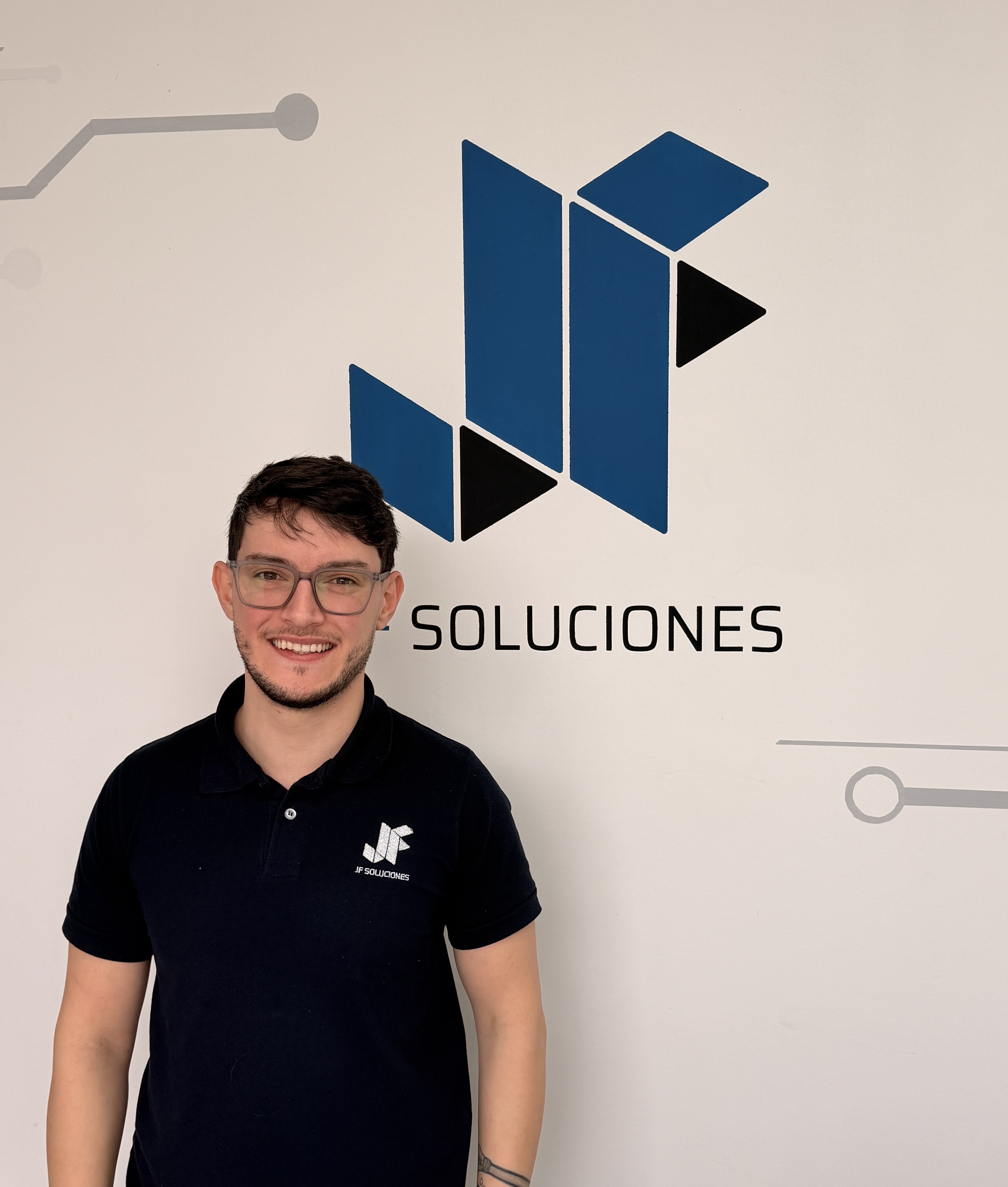 Josué Frutos, fundador de JF SOLUCIONES